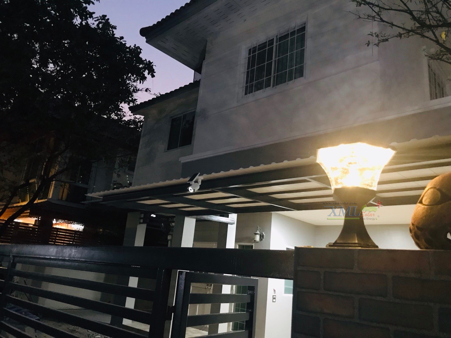 โคมไฟหัวเสา ทรงหกเหลี่ยม 8 Super SMD LED (เเสง : เหลืองวอมไวท์)