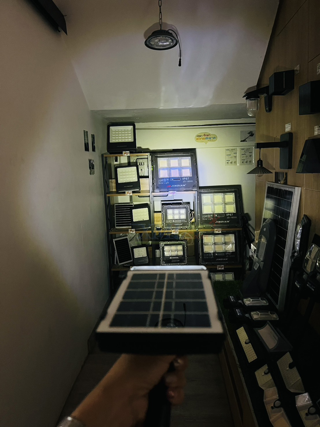 ไฟติดผนังโซล่าเซลล์ รุ่น SSL-02