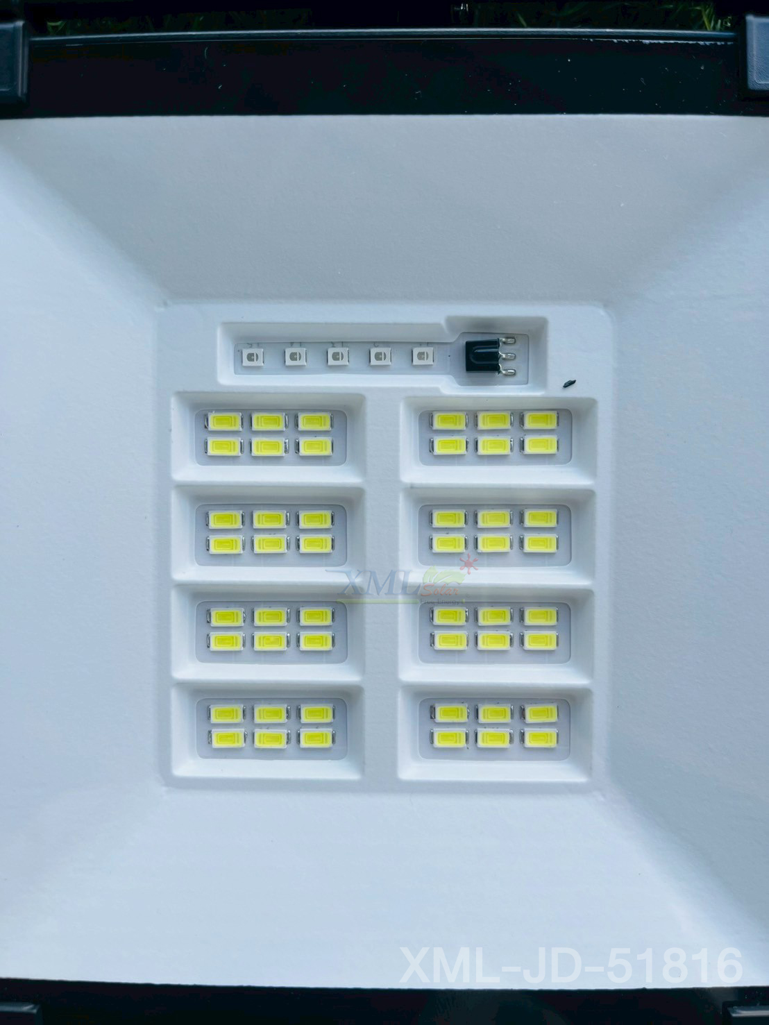 โคมไฟผนังโซล่าเซลล์ 192 LED / 324 LED รุ่น JD JINDIAN (แสง : ขาว)