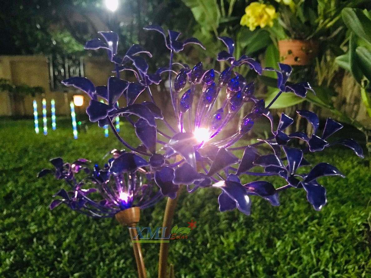 ไฟปักสนามโซล่าเซลล์ 2 LED ทรง ดอกไม้ม่วง (เเสง : ขาว )