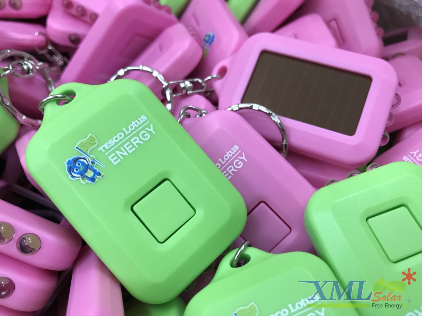 พวงกุญแจไฟฉายโซล่าเซลล์ 3 LED (คละสี ได้รับ 1 ชิ้น)