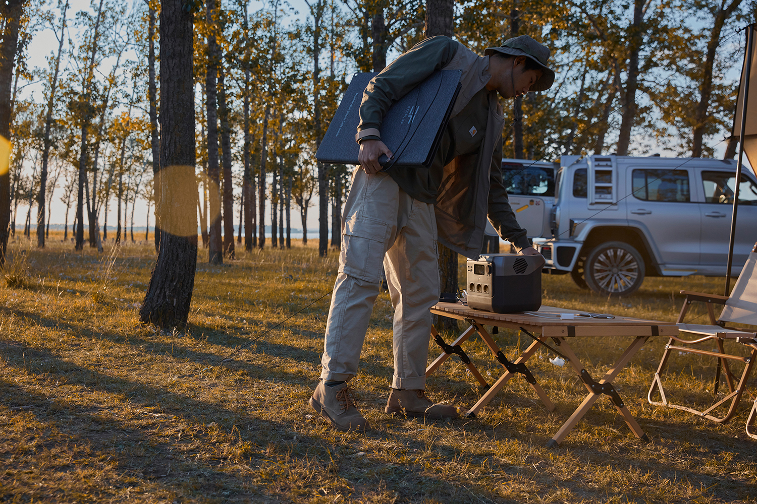 ชุดไฟอเนกประสงค์โซล่าเซลล์ รุ่น DELTA 2 (กำลังสูงสุด 2700W) + แผงโซล่าเซลล์แบบโค้งงอได้ 120W