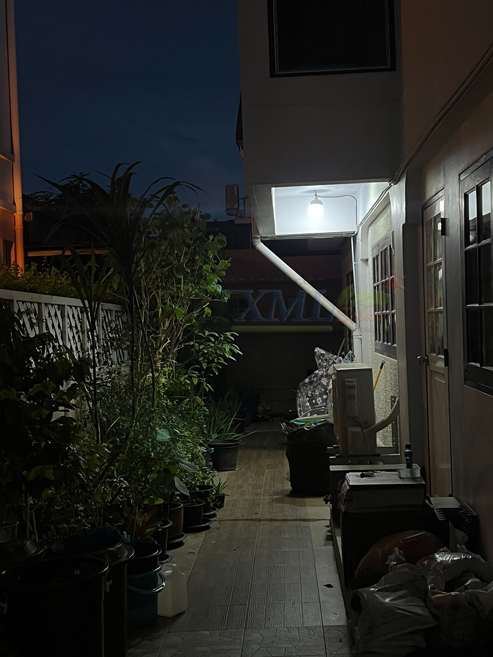 โคมไฟตุ้มโซล่าเซลล์ รุ่น 300w. (กล่องสีน้ำตาล) (เปิดได้ 3 แสง)