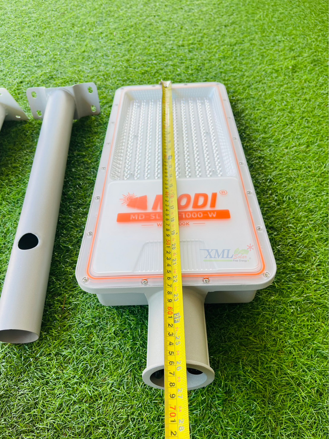 โคมไฟถนนโซล่าเซลล์ 1000W รุ่น MD-SLT30-1000W (แสง : ขาว)