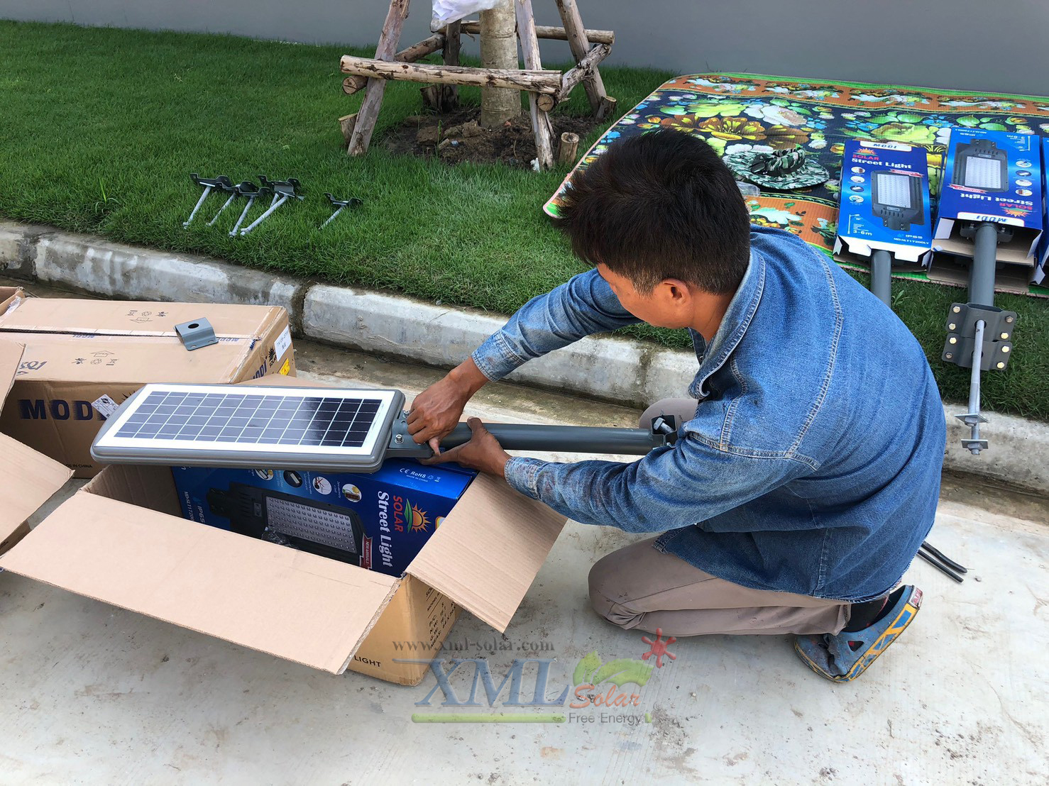 น๊อตยึดเสาไฟฟ้าปูน 8 นิ้ว + เเถม ฟรี น็อตเล็ก 4 ตัว