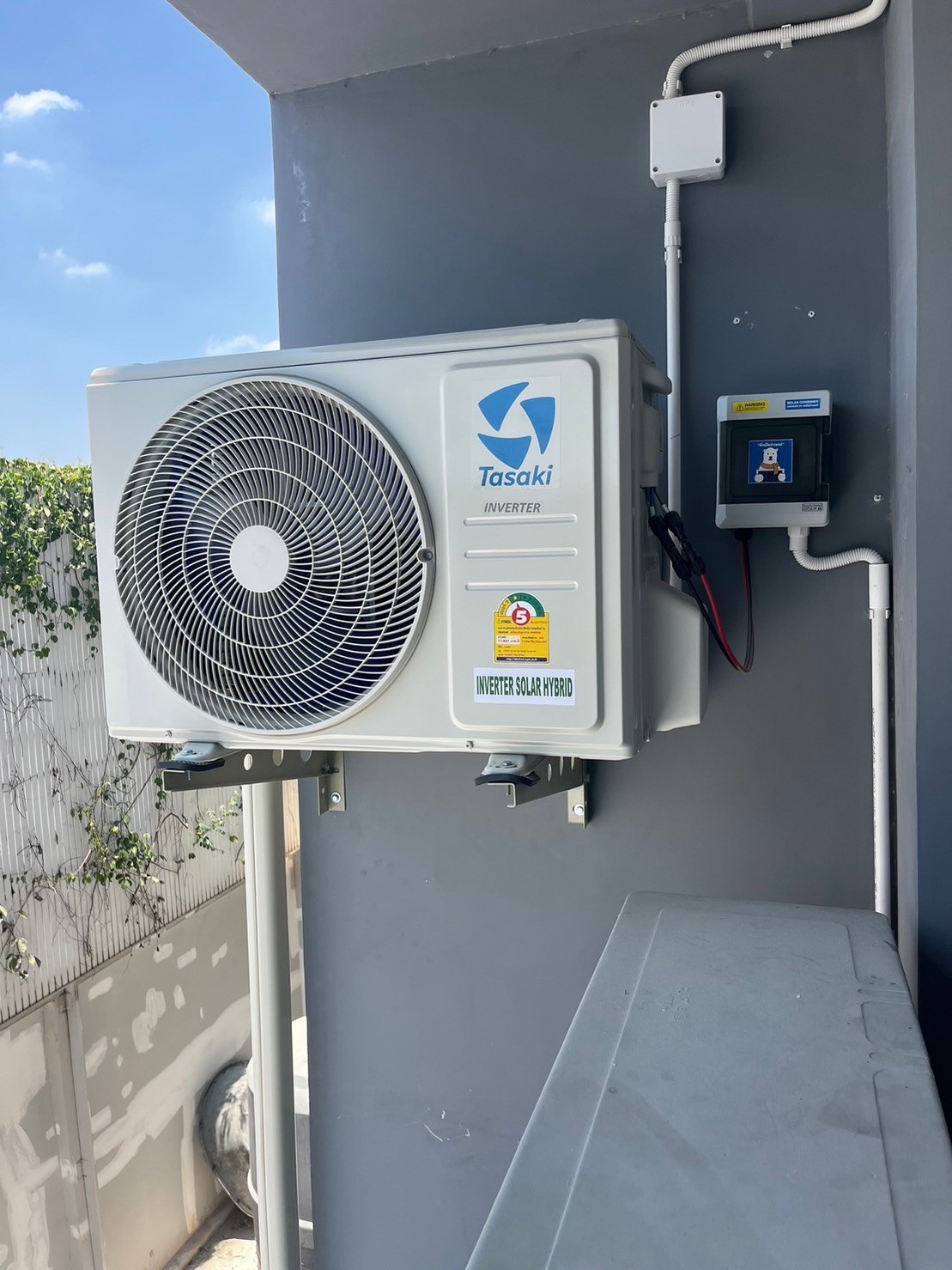 ชุดแอร์โซล่าเซลล์ TASAKI 25,000 BTU
