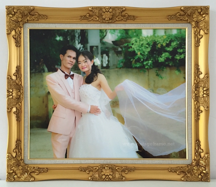 กรอบหลุยส์ไม้แท้ Hana 20x24 นิ้ว สีทอง รวมอัดภาพเคลือบภาพ