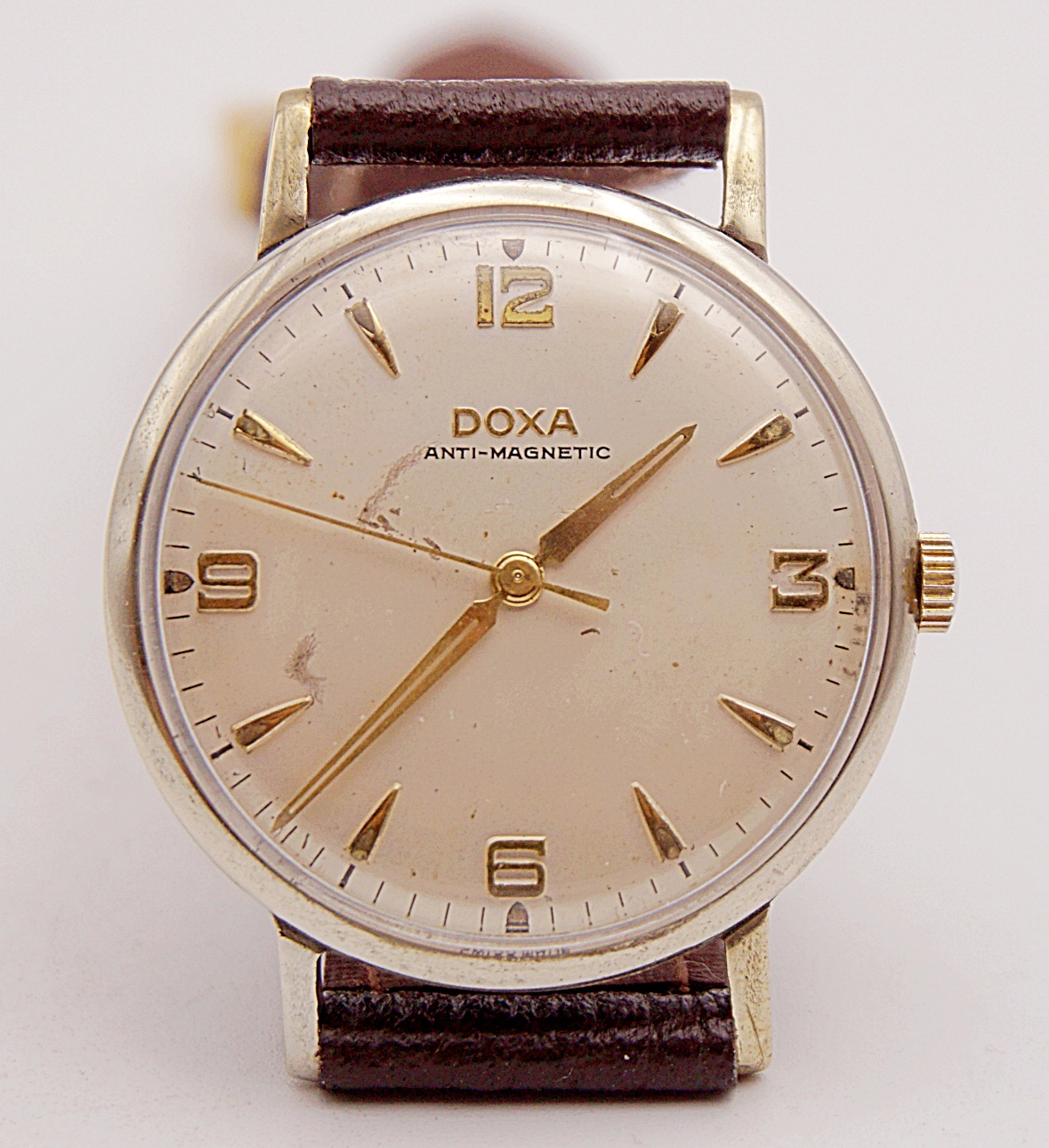 นาฬิกาเก่า DOXA ไขลาน