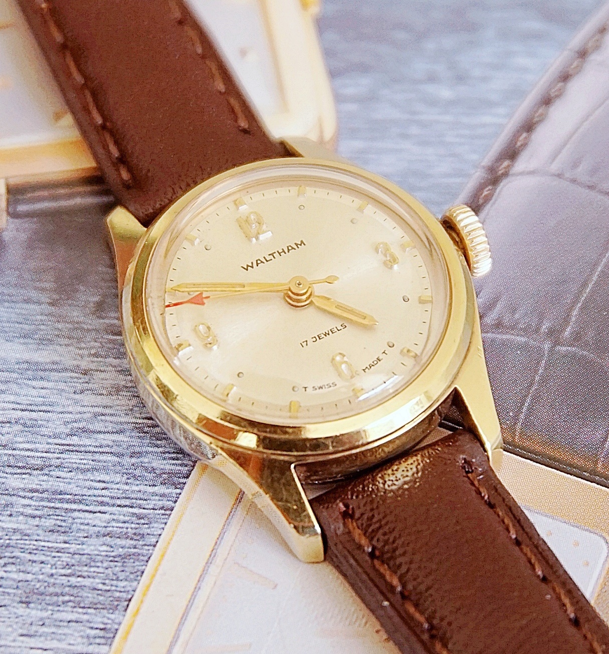นาฬิกาเก่า WALTHAM ไขลาน (นาฬิกาผู้หญิง)