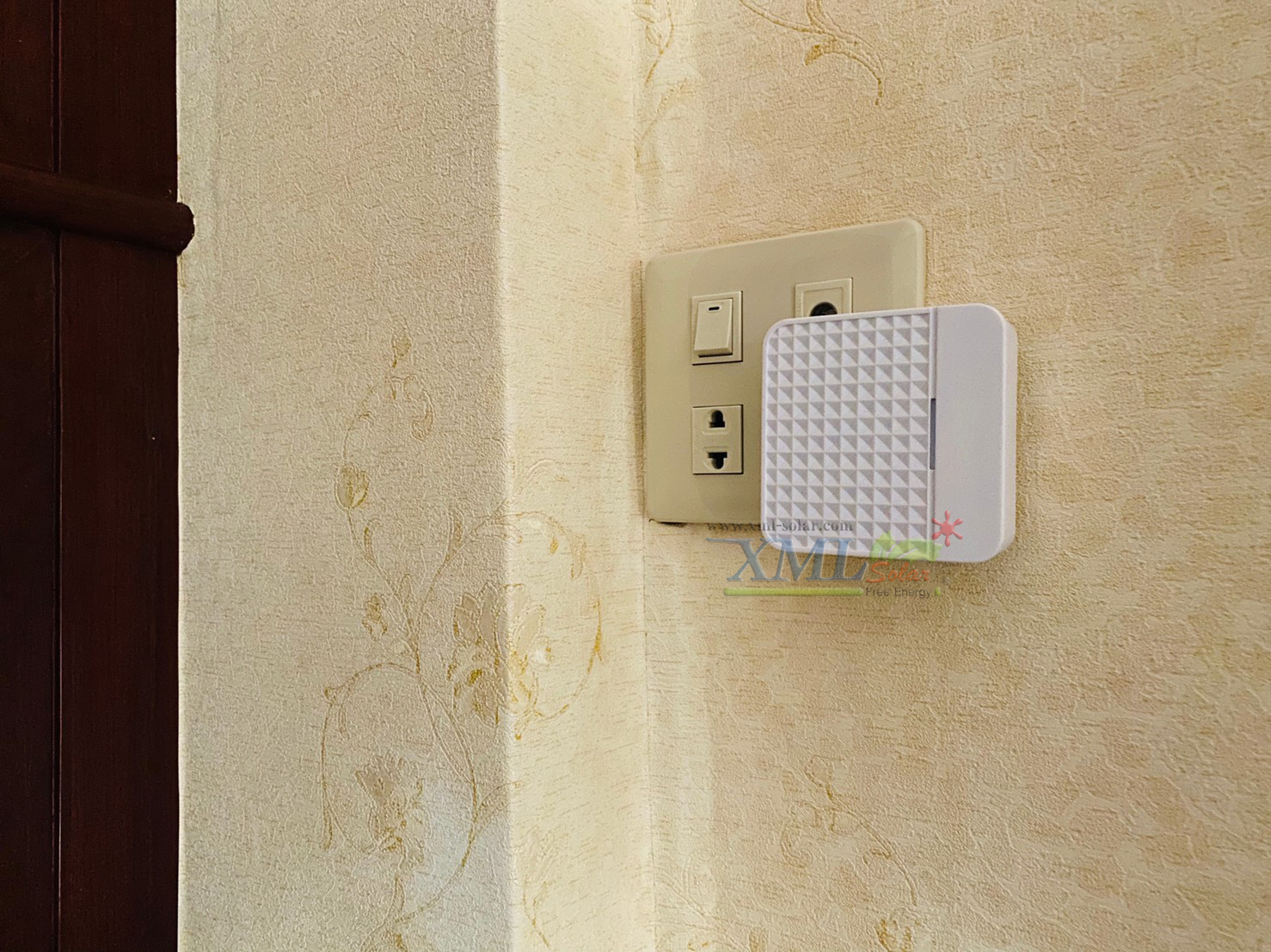 กริ่งโซล่าเซลล์ อเนกประสงค์ สีขาว (Solar Doorbell)