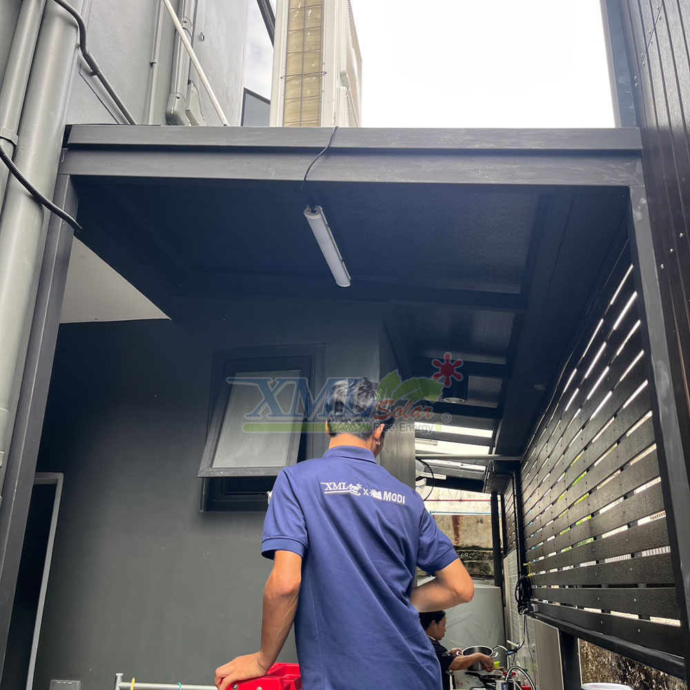 โคมไฟโซล่าเซลล์ ติดเพดาน รุ่นหลอดยาว Series GT (แสง : ขาว)