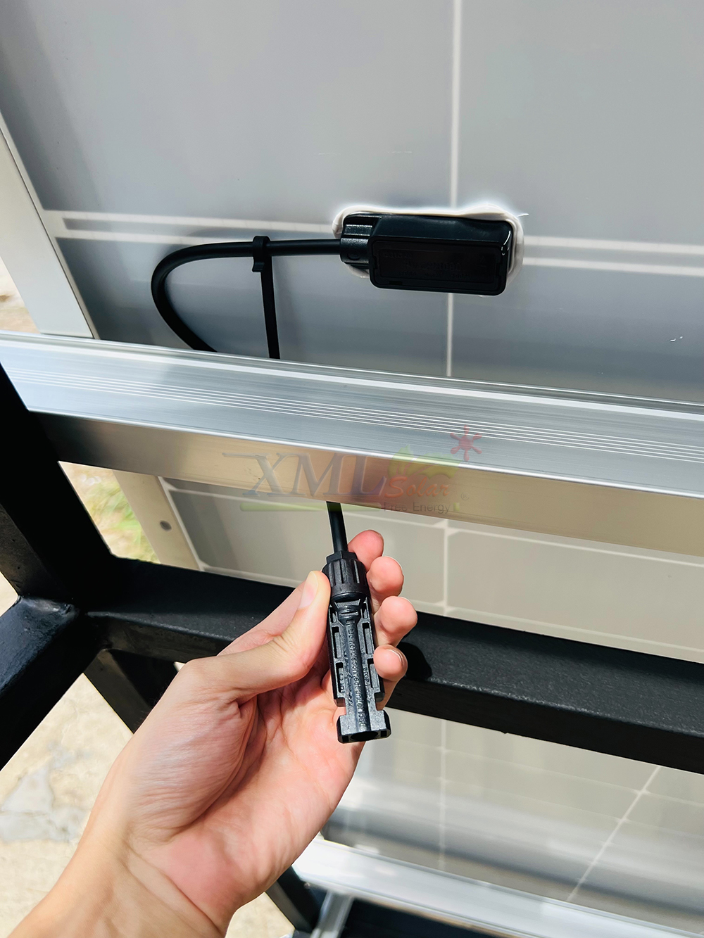 เครื่องสูบน้ำโซล่าเซลล์ (โข่งใหญ่) 400W / 48V. + เเผงโซล่าเซลล์ 580w