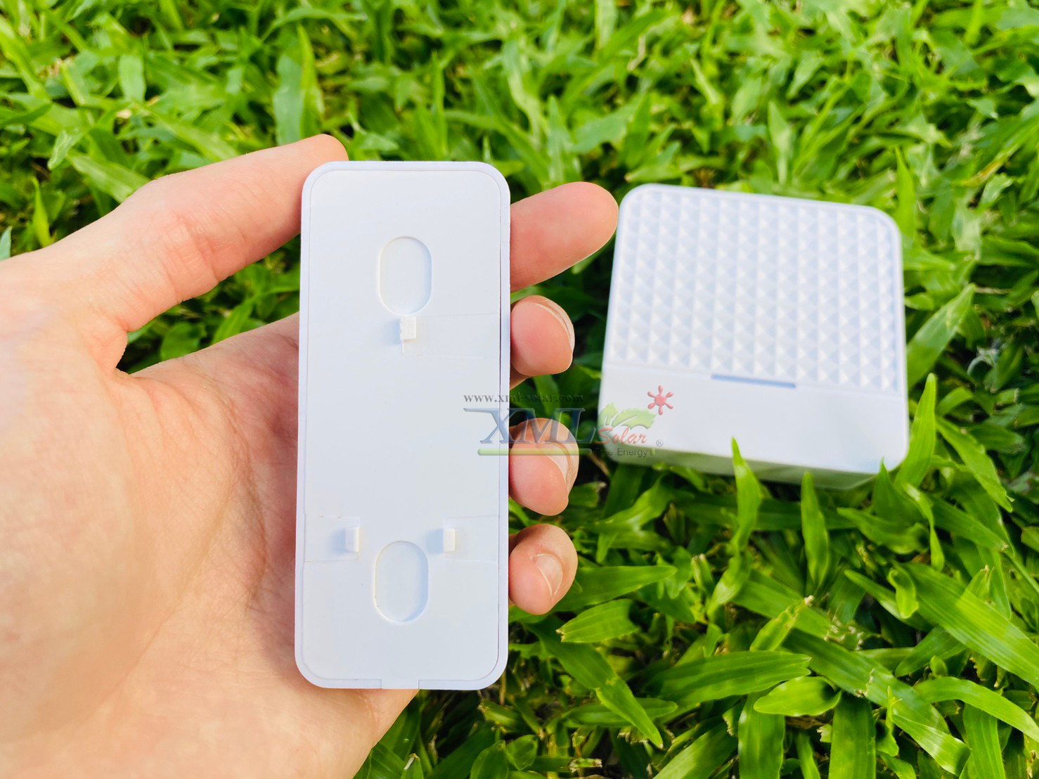 กริ่งโซล่าเซลล์ อเนกประสงค์ สีขาว (Solar Doorbell)