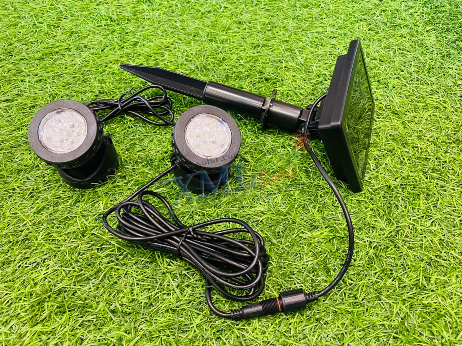 ไฟโซล่าเซลล์ส่องใต้น้ำ 6 LED รุ่น 2 หัว