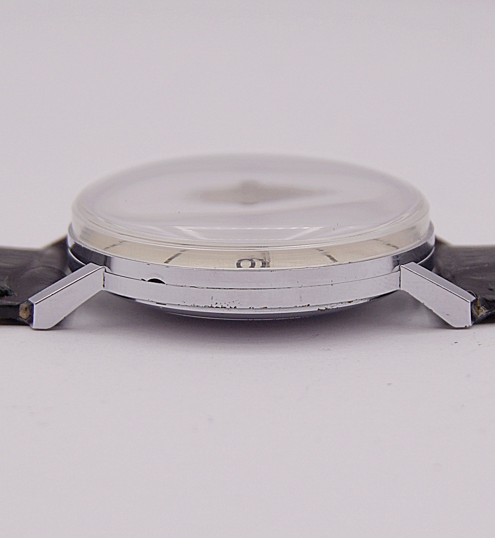 นาฬิกาเก่า SOVEREIGN ไขลาน