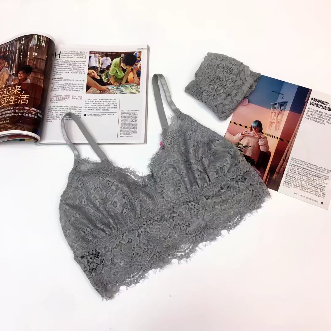 ชุดชั้นในลูกไม้เซ็กซี่ ไร้โครง เนื้อนิ่มใส่สบายไม่คัน 32 34 36 มี 4 สี ขาว เทา โอรส น้ำเงิน ราคาส่ง 3 ชิ้นคละกับแบบอื่นได้ ชุดละ 250 บาท