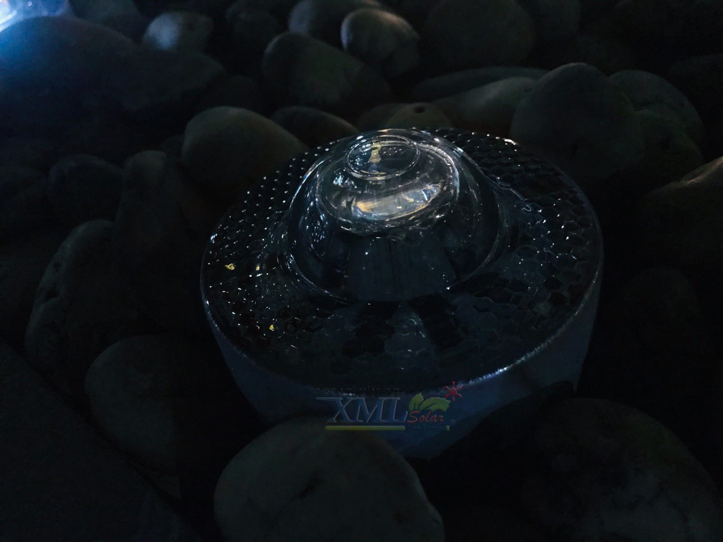 ไฟฝังพื้นโซล่าเซลล์ 6 LED รุ่นลูกแก้ว