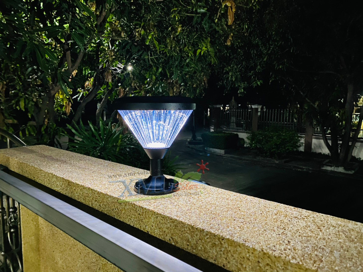 โคมไฟหัวเสาโซล่าเซลล์ ทรงกรวย (แสง : ขาว)