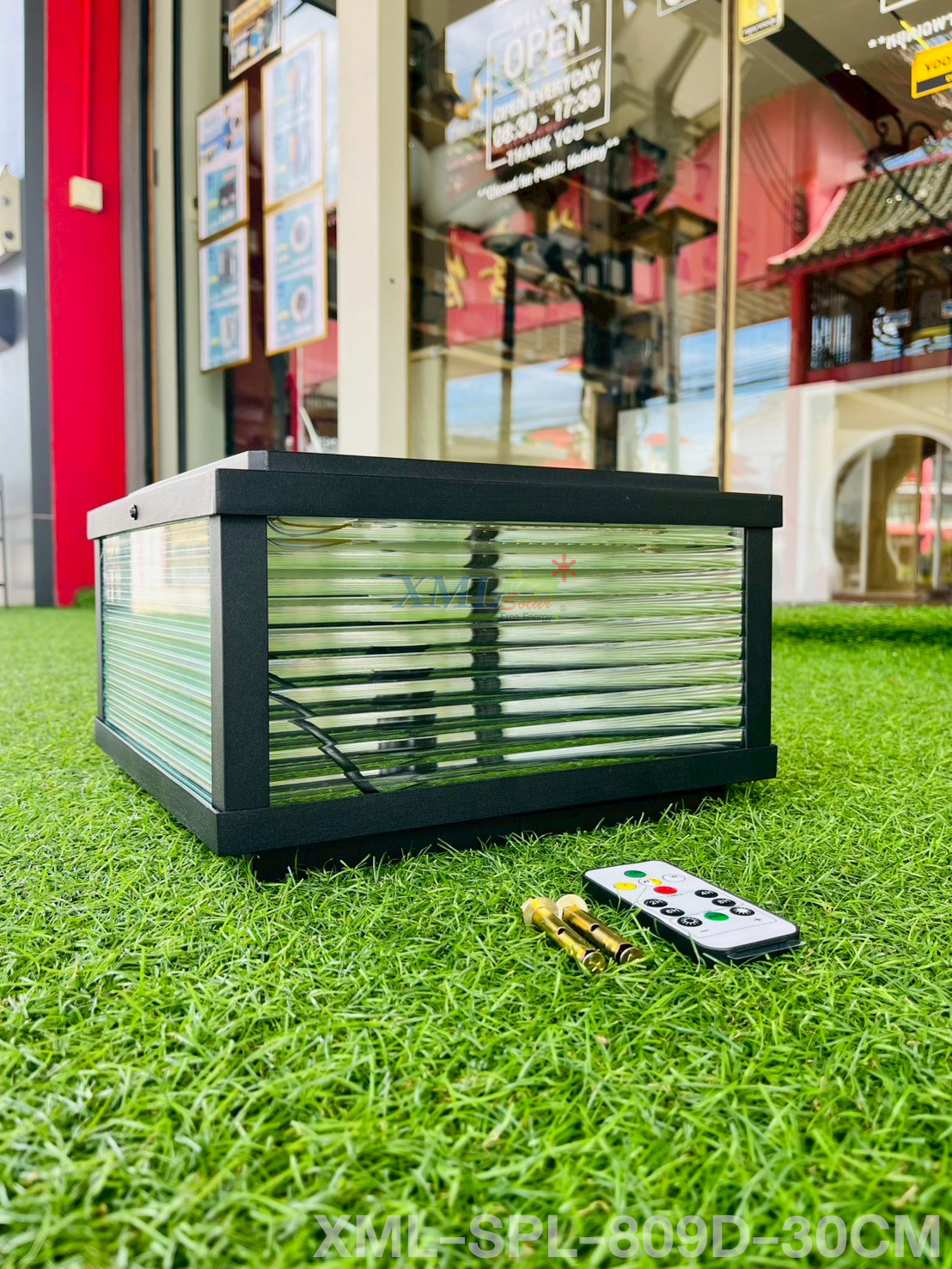 โคมไฟหัวเสาโซล่าเซลล์ รุ่น SPL-809 (เปิดได้ 3 แสง)