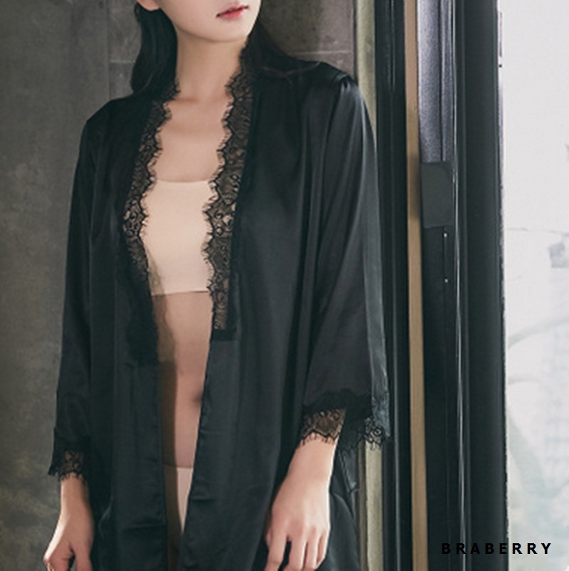 เกาะอกไร้ตะเข็บ สายไขว้หลัง ผ้าไร้ขอบ ใส่สบาย ไม่ร้อน ฟรีไซส์ มี 2 สี ดำ เนื้อ ราคาส่ง 3 ชิ้นคละแบบได้ทั้งร้าน ตัวละ 120 บาท