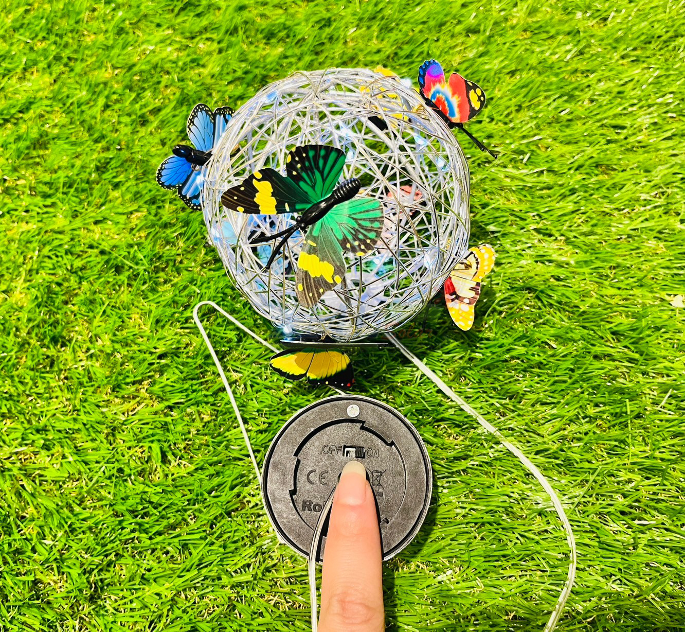 ไฟห้อยโซล่าเซลล์ รุ่นทรงบอลผีเสื้อ (แสง : ขาว)