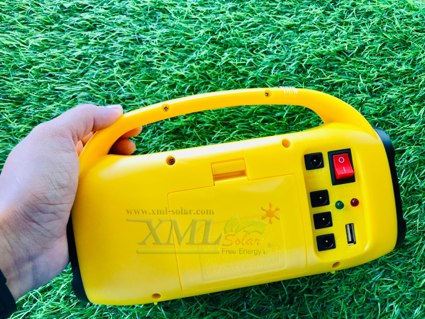 ชุดนอนนาโซล่าเซลล์ (สีเหลือง) พร้อมวิทยุ ขนาดพกพา 8,000 mAh