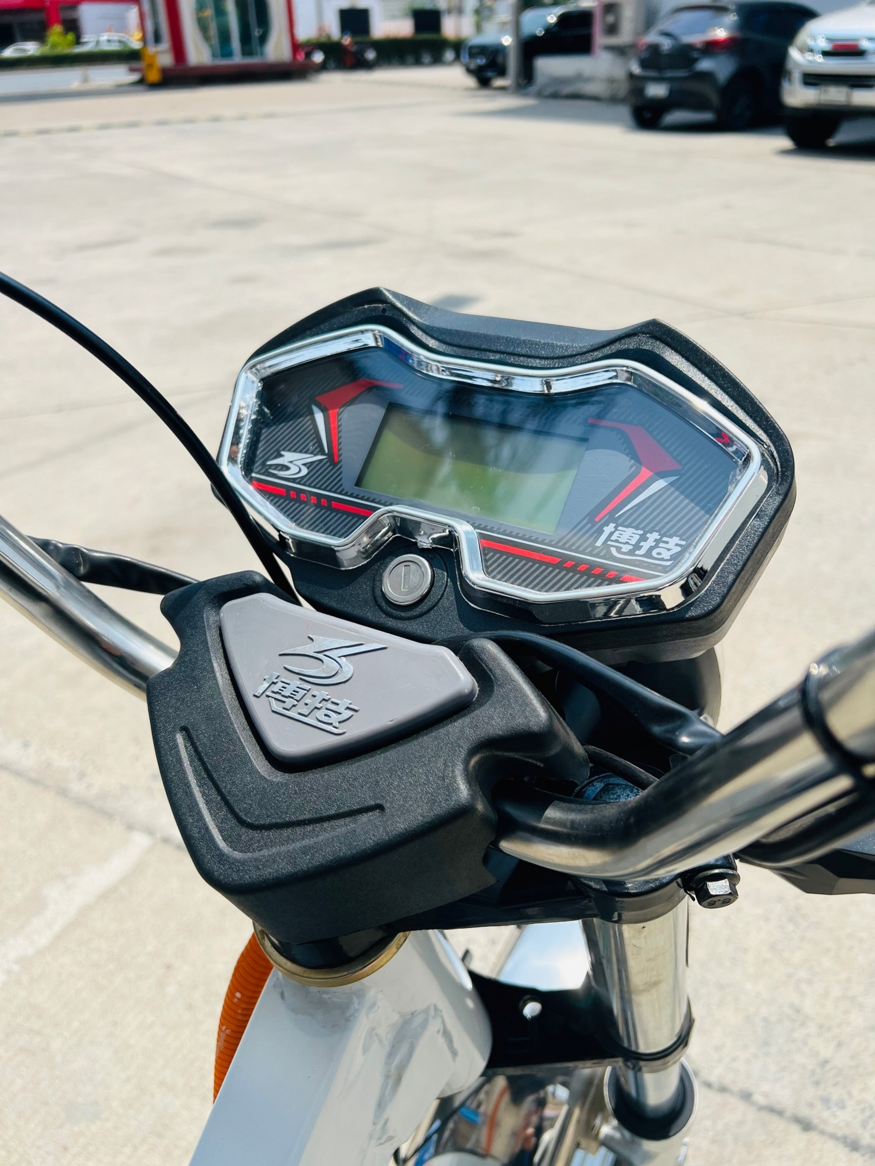 รถกระบะ 3 ล้อ โซล่าเซลล์