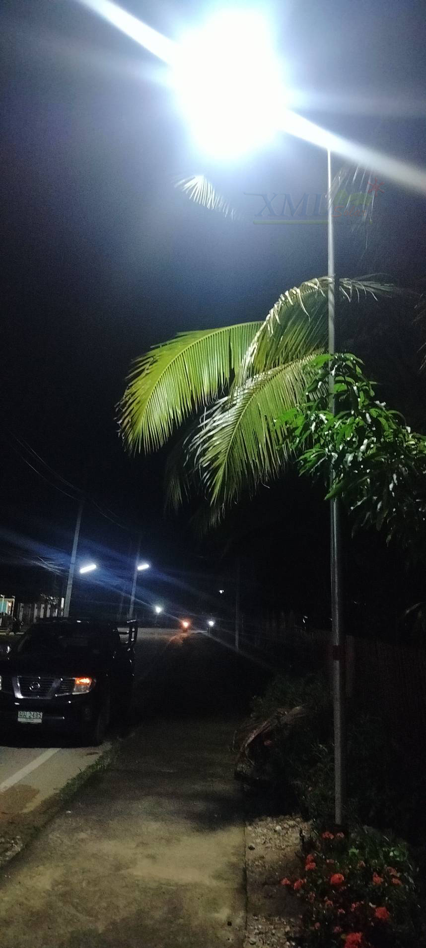 โคมไฟถนนโซล่าเซลล์ 600W รุ่น MD-SLT30-600W (แสง : ขาว)