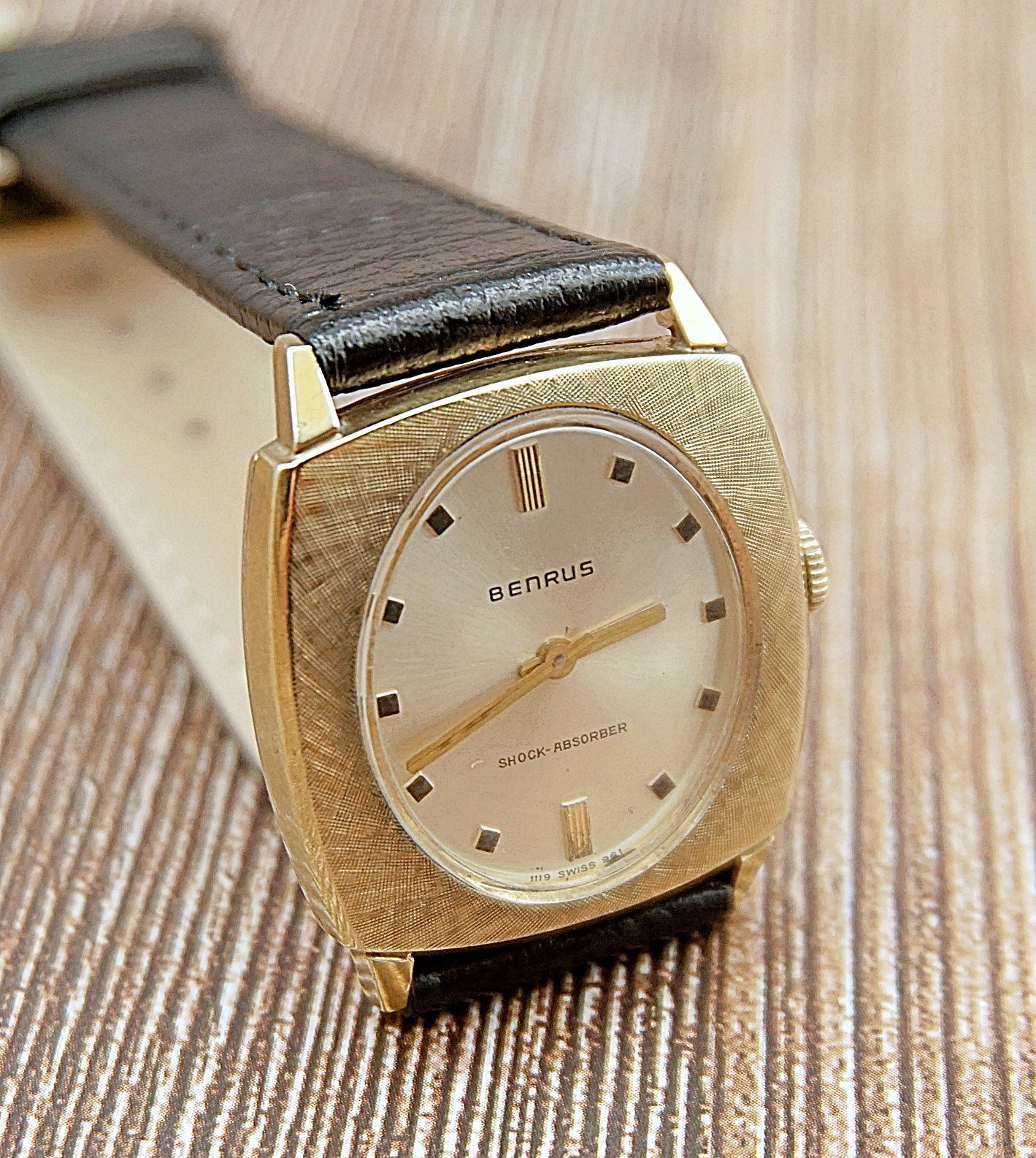 นาฬิกาเก่า BENRUS ไขลาน