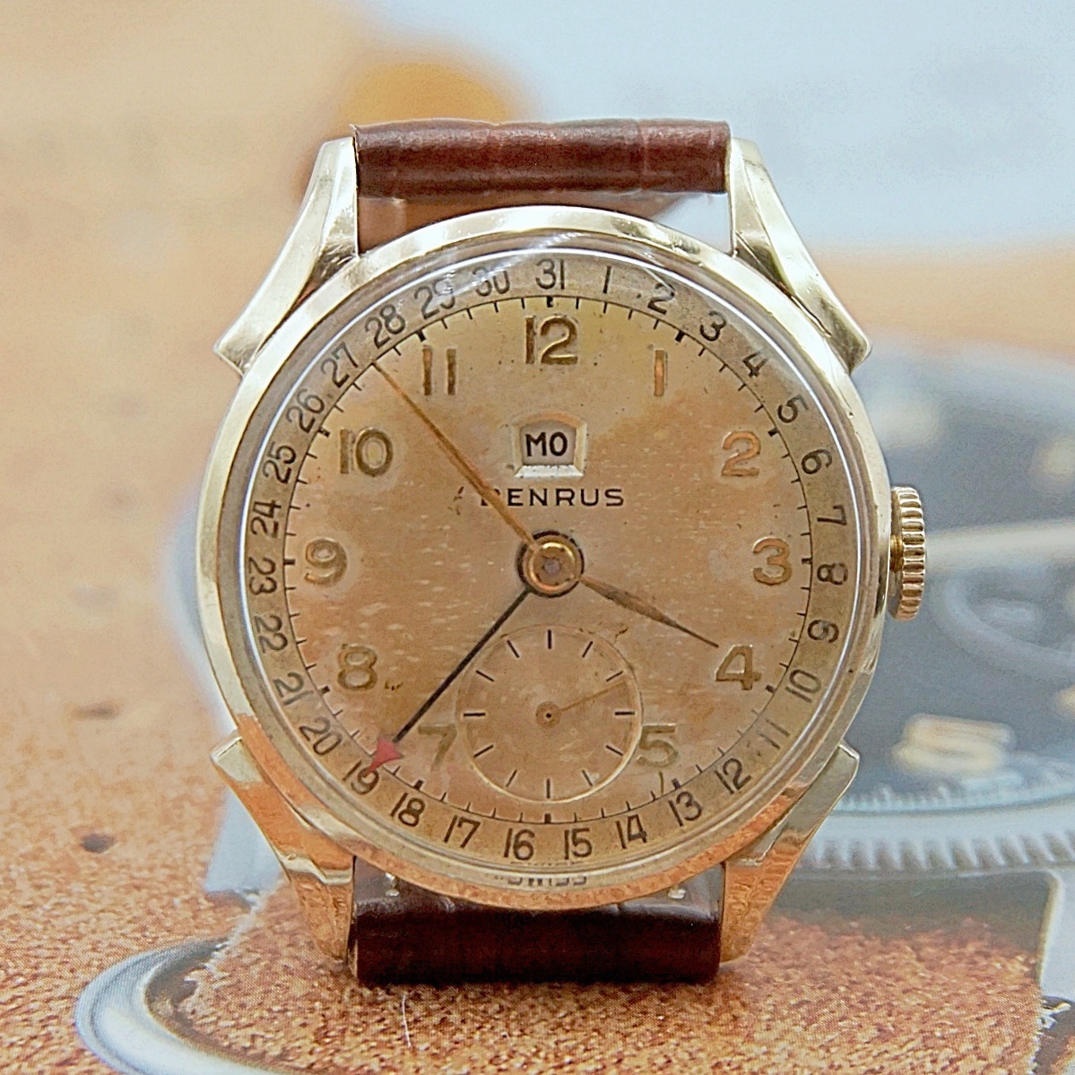 นาฬิกาเก่า BENRUS POINTER DATE ไขลาน