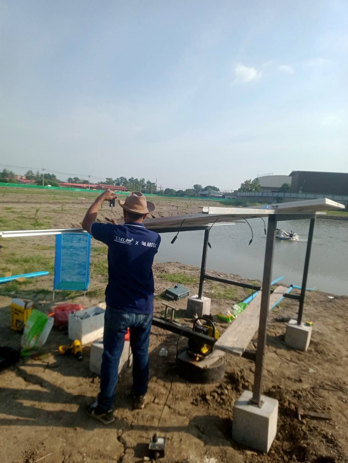 เครื่องสูบน้ำโซล่าเซลล์ (โข่งใหญ่) 750W / 72V. + เเผงโซล่าเซลล์ 450w (2 เเผง)