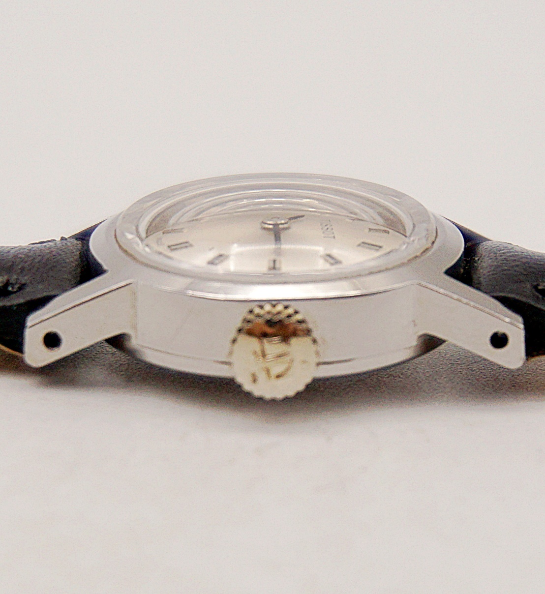 นาฬิกาเก่า TISSOT ไขลาน (นาฬิกาผู้หญิง)