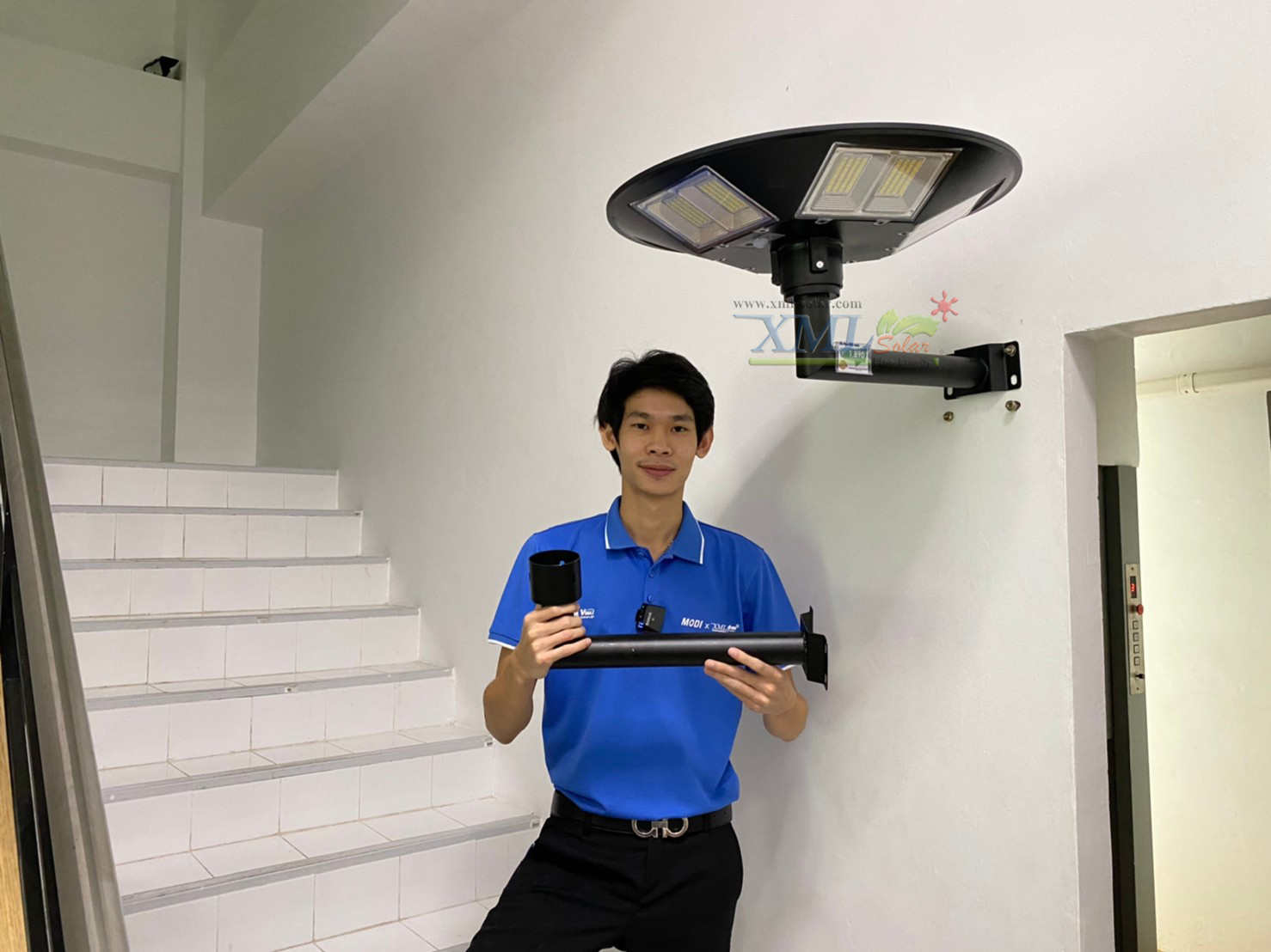 ขายึดผนังโคมไฟ UFO ปลาย 3 นิ้ว แบบฉาก (มีรอยขูดขีด)