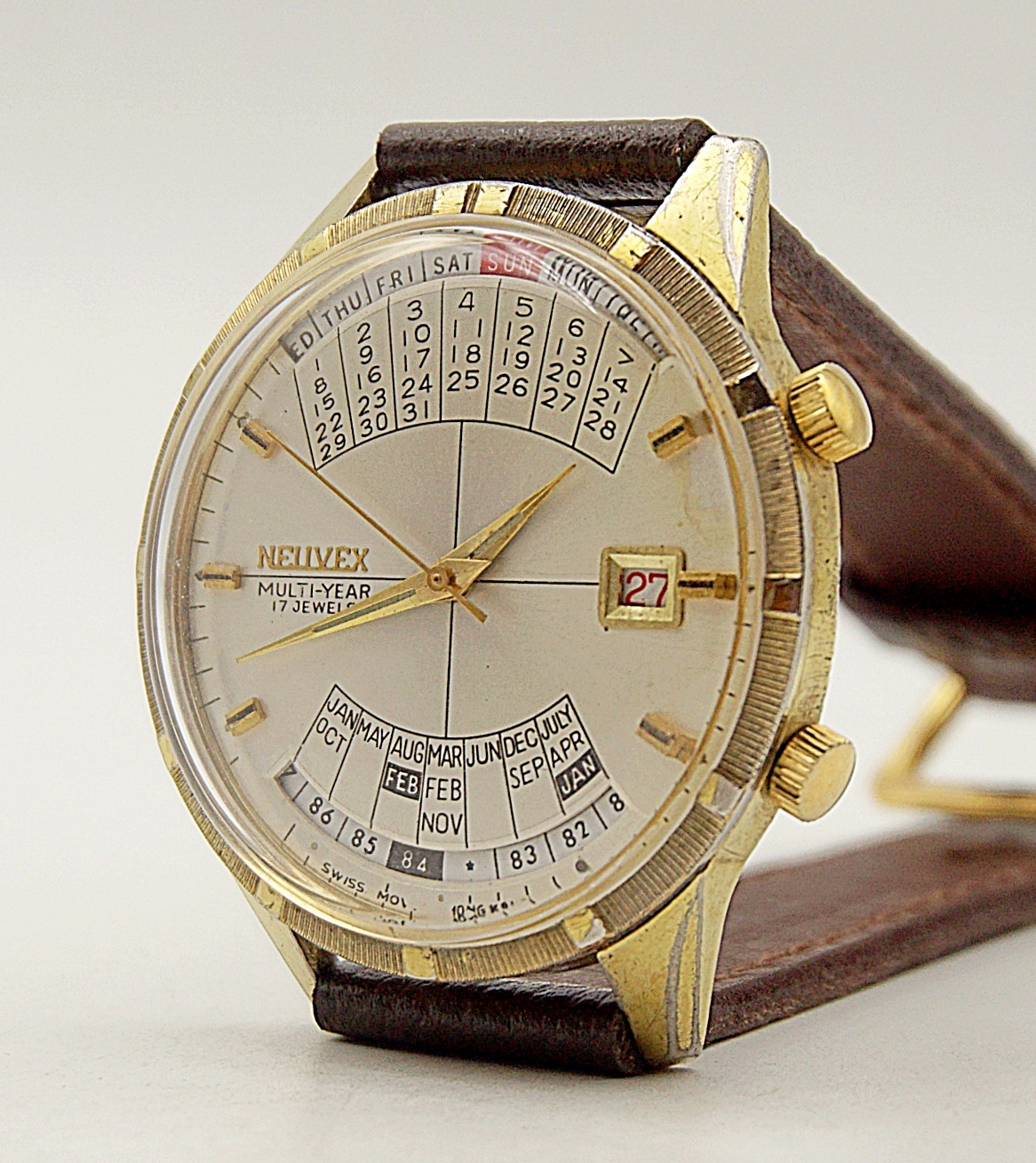นาฬิกาเก่า NEUVEX ไขลานพร้อมปฎิทิน