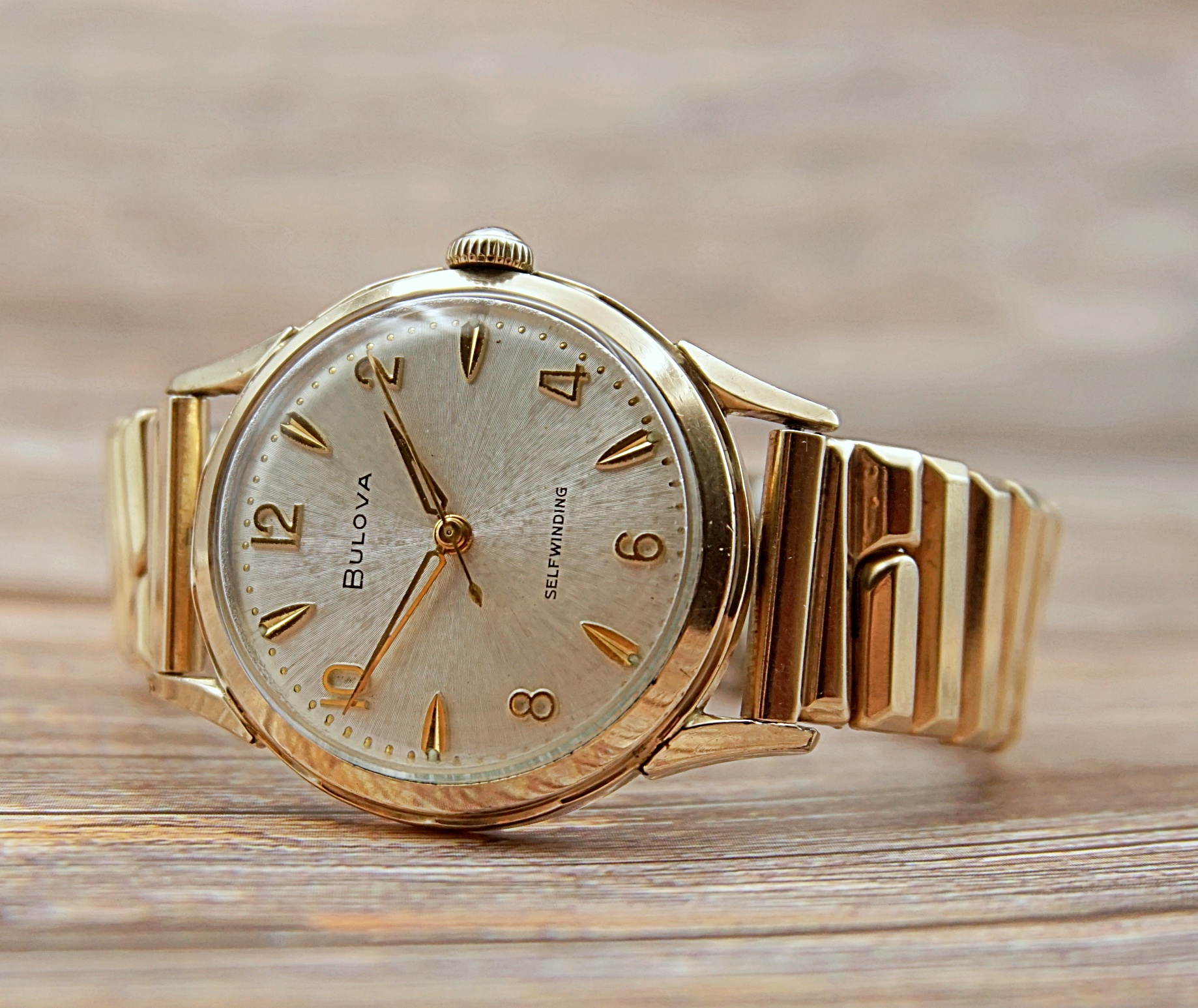 นาฬิกาเก่า BULOVA ออโตเมติก พร้อมกล่อง