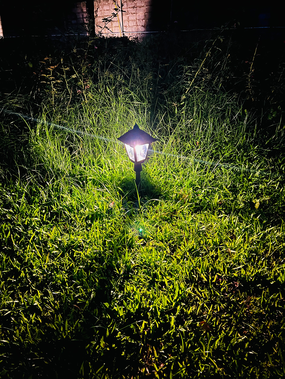 โคมไฟปักสนามโซล่าเซลล์ รุ่น MD-GFB-C (แสง : เหลืองวอมไวท์)