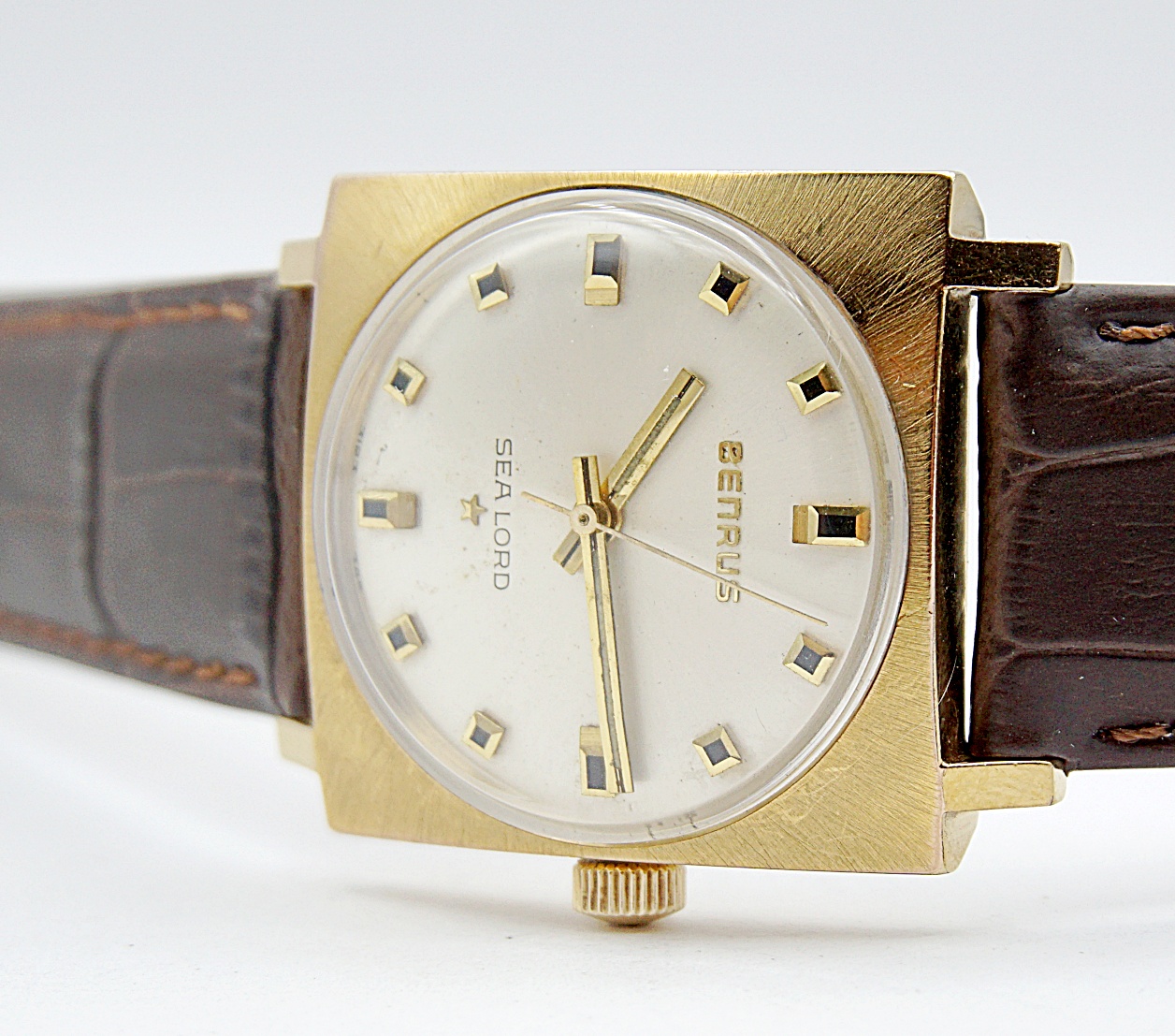 นาฬิกาเก่า BENRUS ไขลาน