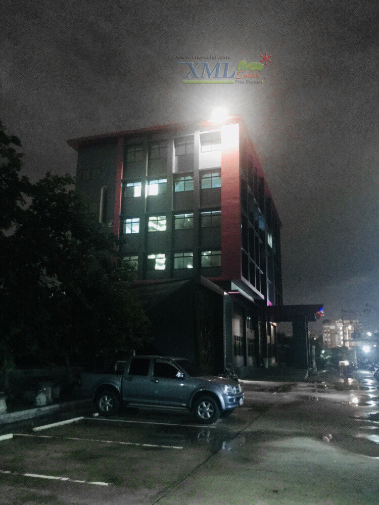 ไฟสปอตไลท์โซล่าเซลล์ 6800 Lumens. ไซต์ใหญ่ (เเสง : ขาว)