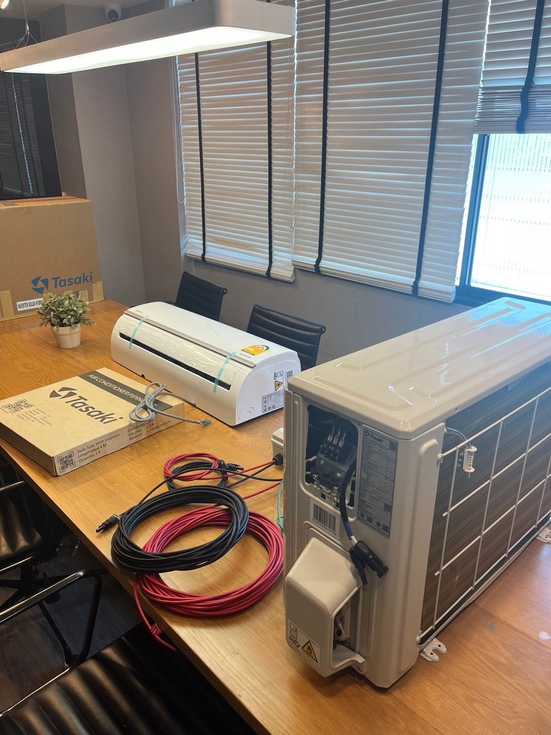 ชุดแอร์โซล่าเซลล์ TASAKI 25,000 BTU