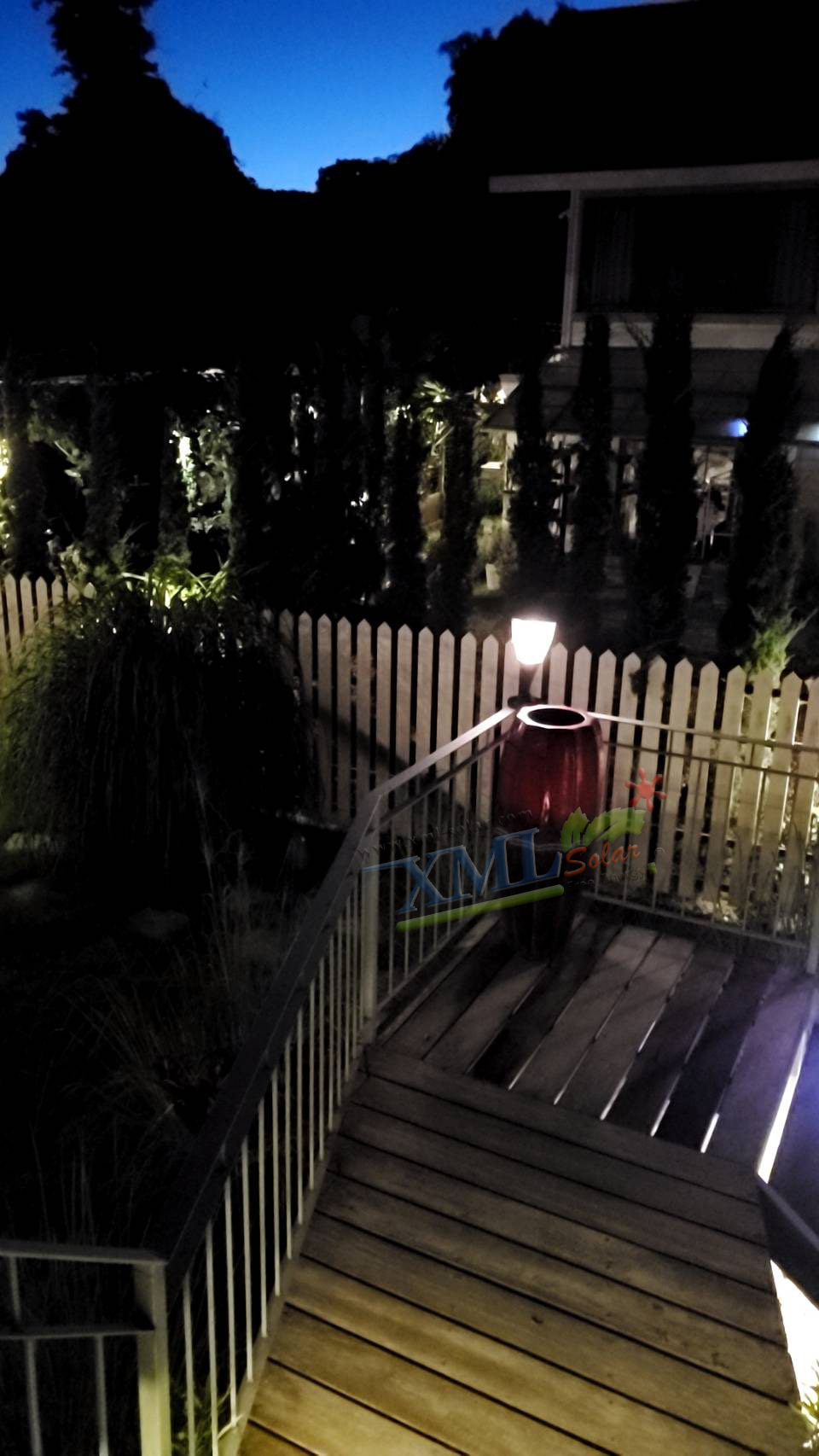 ไฟตั้งพื้นสนามโซล่าเซลล์ ทรงถ้วย (เเสง : เหลืองวอมไวท์)(1 แถม 1)