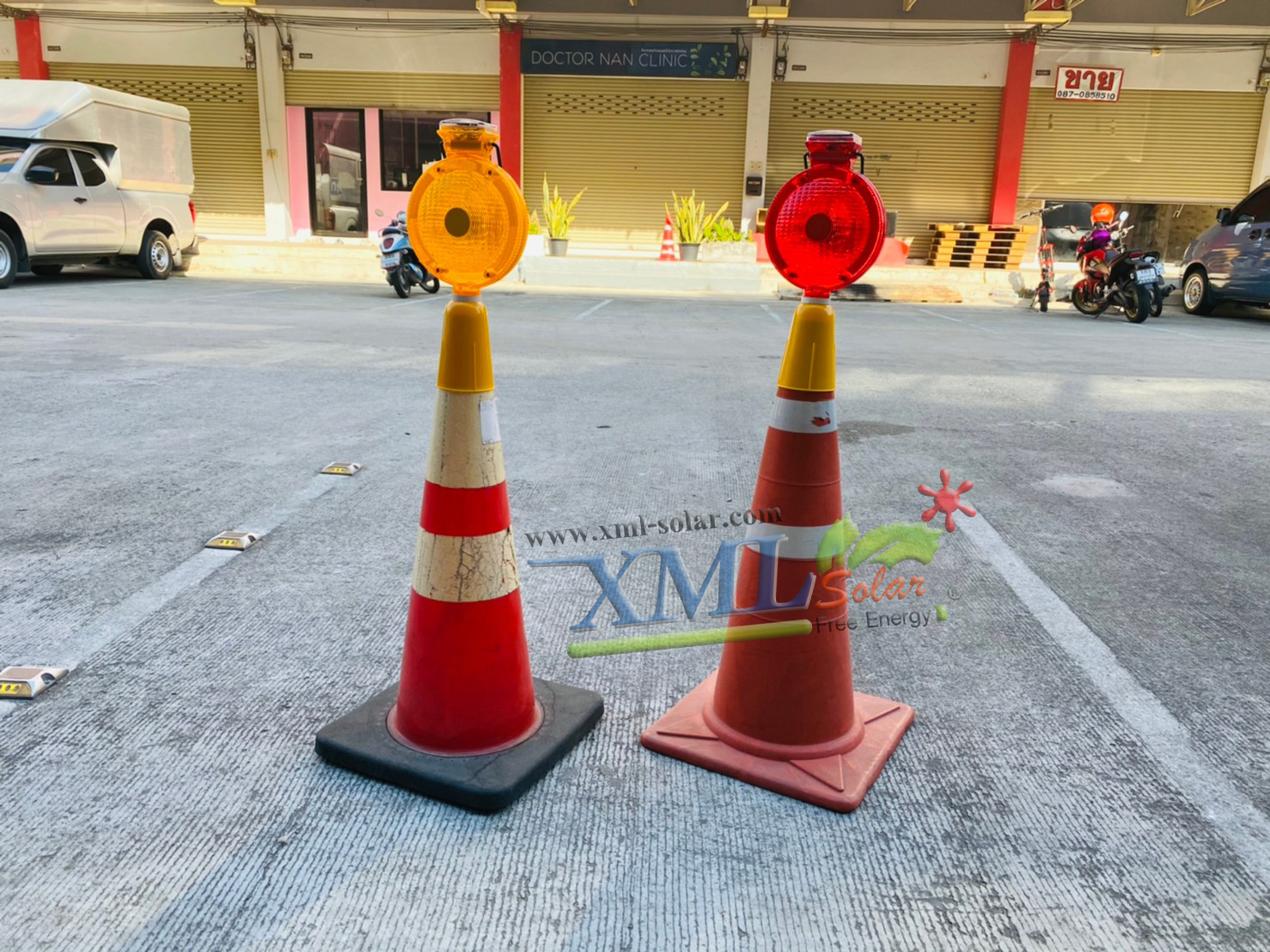 ไฟเตือนกรวย ทรงกลมใหญ่ พลังงานเเสงอาทิตย์ (เเสง : สีเเดง)