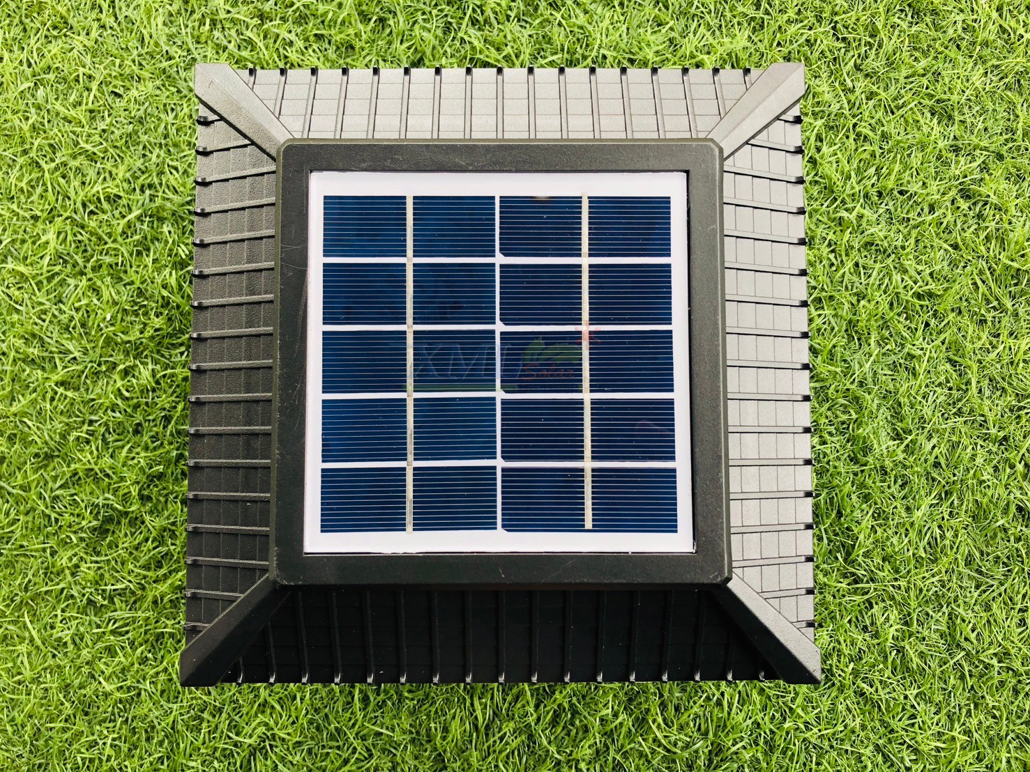 โคมไฟหัวเสาโซล่าเซลล์ ทรงจักรพรรดิ (เปิดได้ 3 แสง)