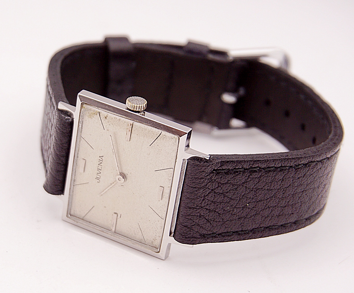 นาฬิกาเก่า JUVENIA ไขลาน