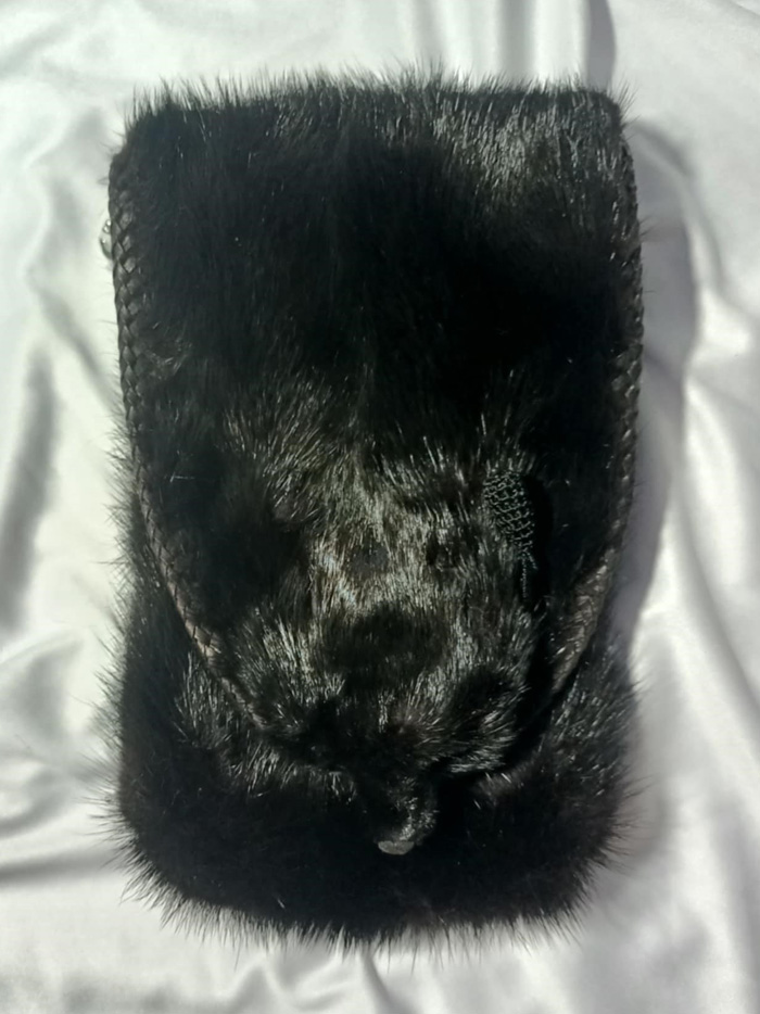 กระเป๋าสะพายข้าง หนังมิ้งค์