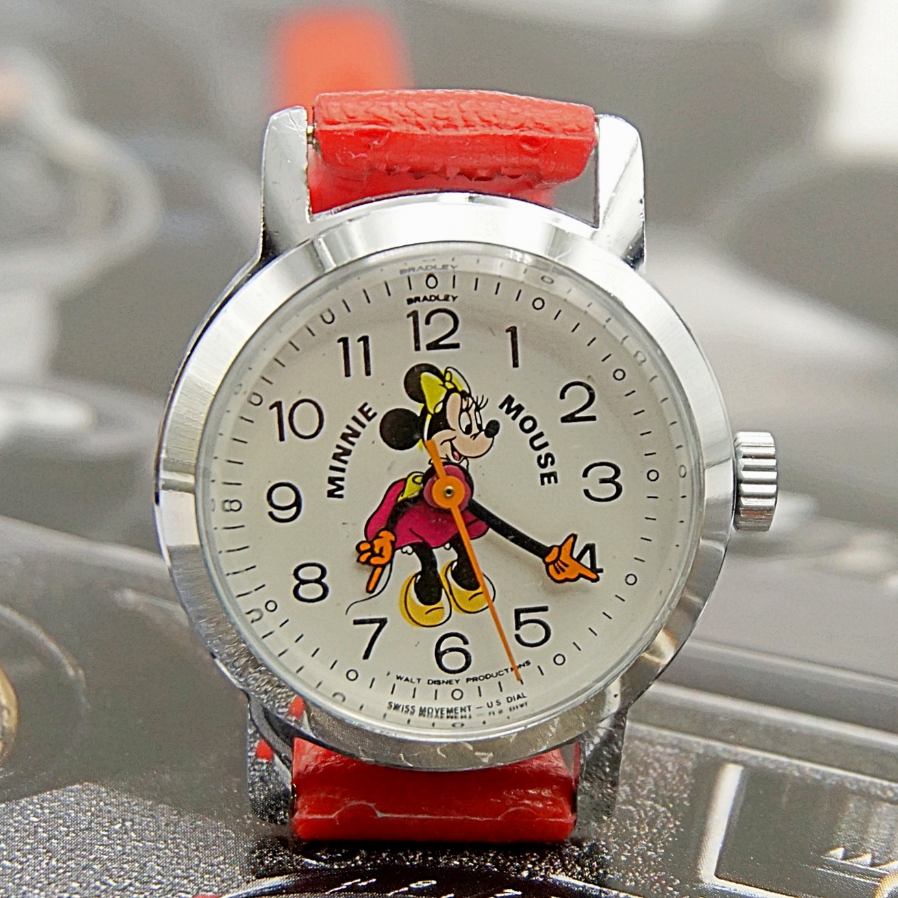 นาฬิกาเก่า MINNIE MOUSE ไขลาน (นาฬิกาผู้หญิง)
