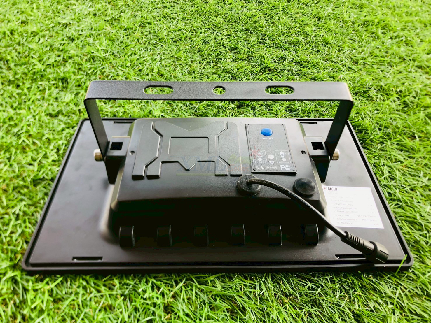 สปอร์ตไลท์โซล่าเซลล์ รุ่น MD-SPT-6 (แสง : ขาว)