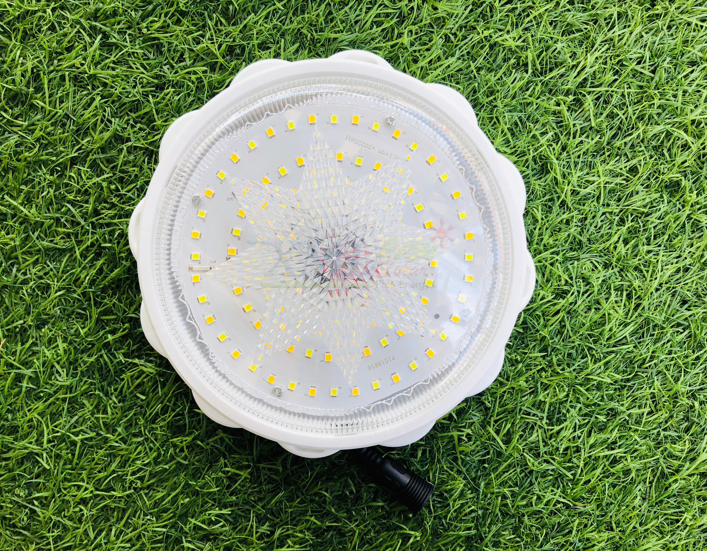 โคมไฟโซล่าเซลล์ ติดเพดาน รุ่น SCL06 (เปิดได้ 3 แสง)