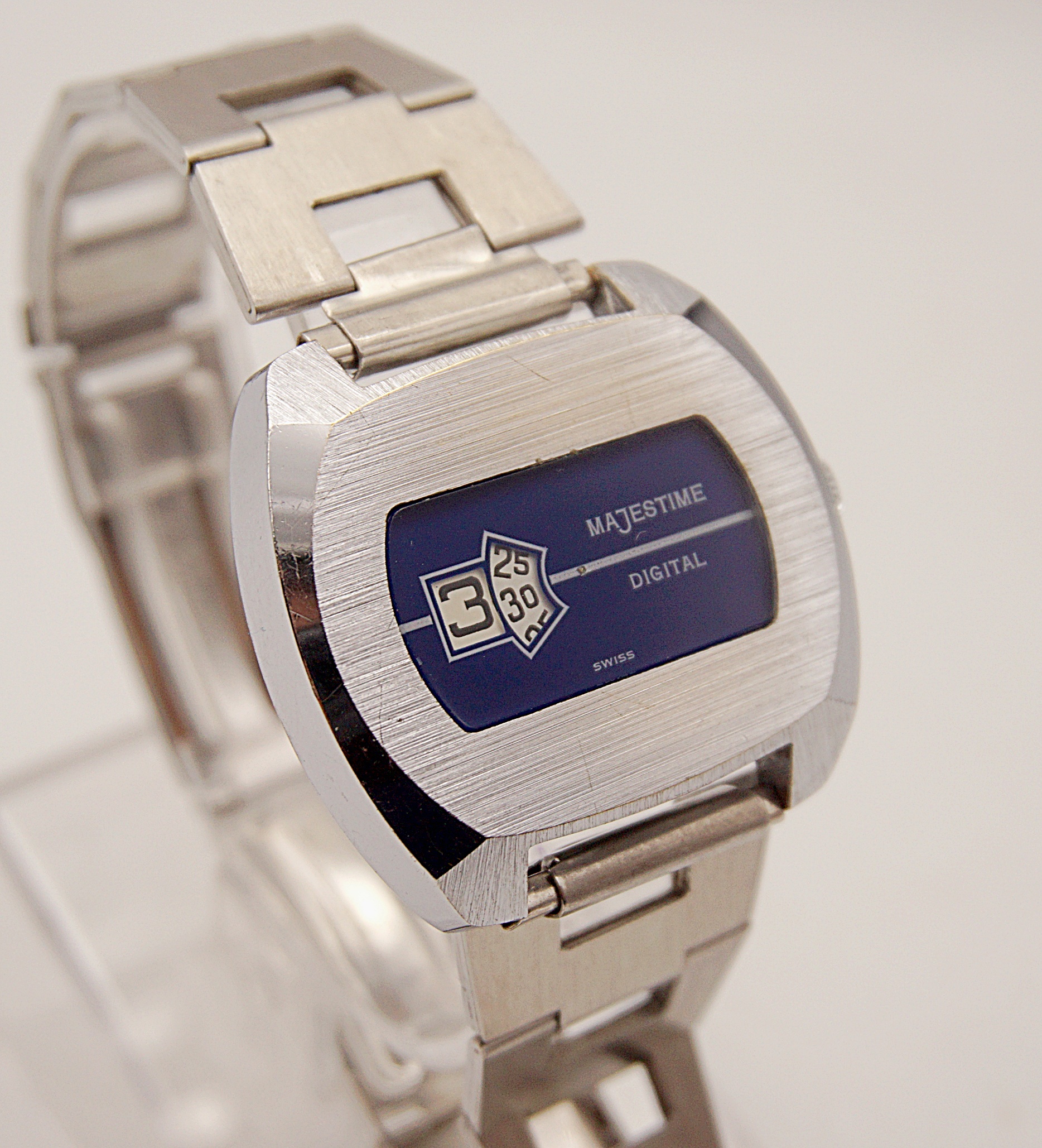 นาฬิกาเก่า MAJESTIME ไขลาน (JUMP HOUR)