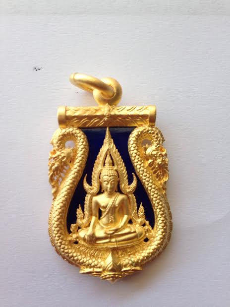 เหรียญพระพุทธชินราช เหรียญหล่อฉลุ พระพุทธชินราช ลายสีน้ำเงิน ขอบทอง รุ่นจักรพรรค รหัส0163