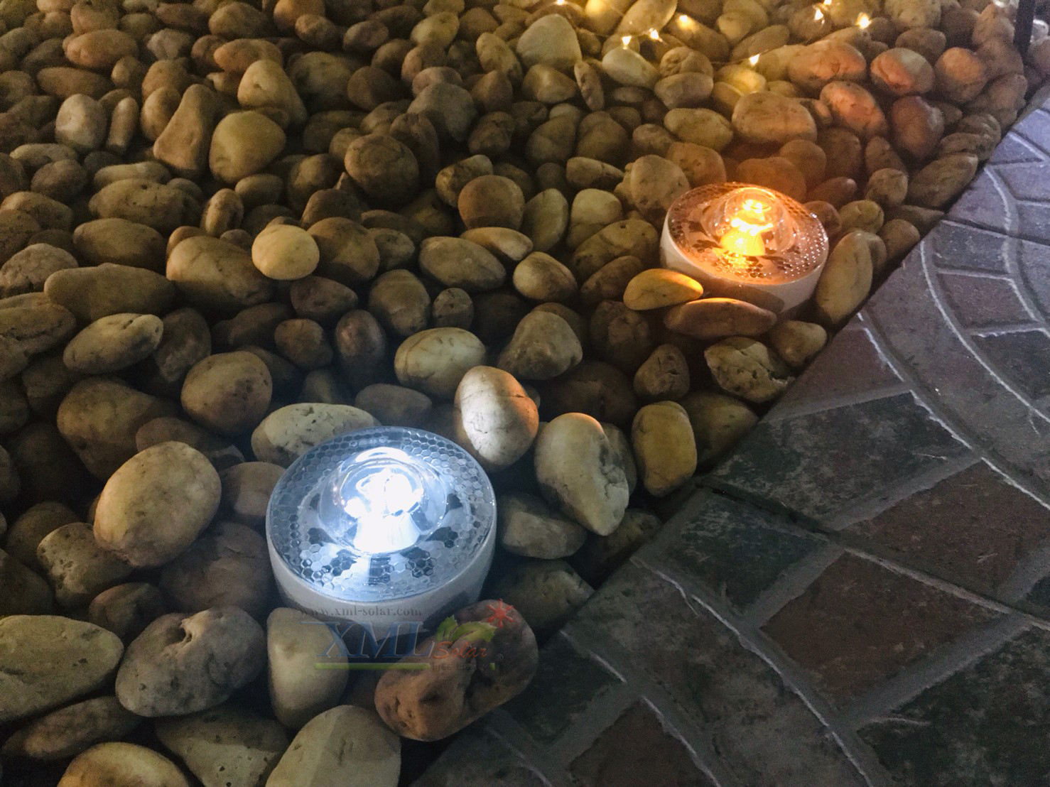 ไฟฝังพื้นโซล่าเซลล์ 6 LED รุ่นลูกแก้ว